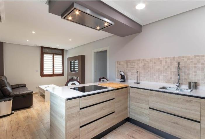 A Tan Solo 800 Metros De San Mames Apartment Bilbao Ngoại thất bức ảnh